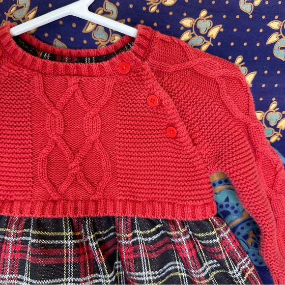 ⭐️5/15$⭐️ red plaid sweater/blouse - Picture 3 of 9